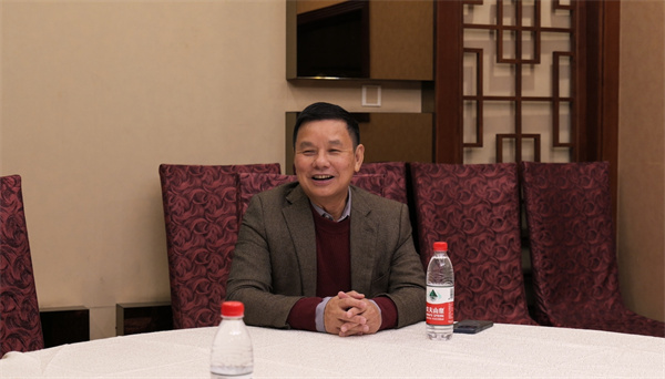 诗歌赋能哈尔滨，被书写过的城市更具精神内核——访中国诗歌学会会长杨克