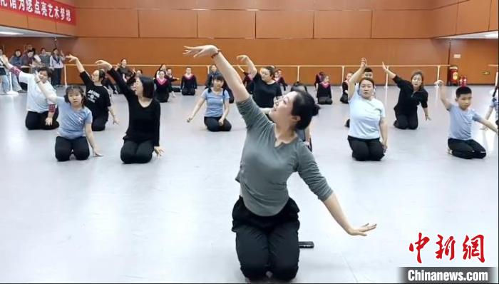 一位老师与“唐宝”“星孩儿”的7年艺术奇迹